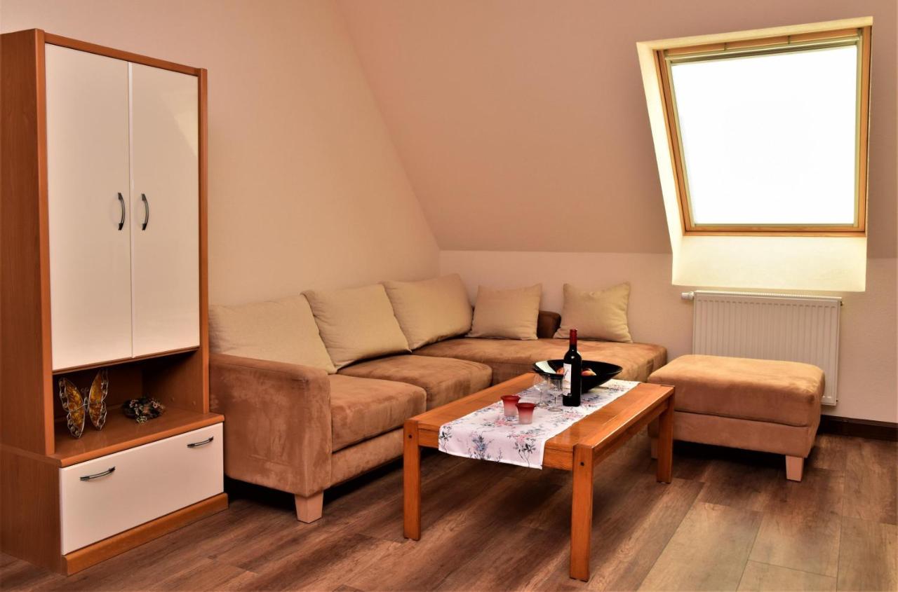 Ferienwohnung Anneliese Am Stadttor Hornbach Buitenkant foto